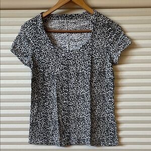 Banana Republic Black and White Animal Print Short Sleeve Top